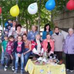 День соседей в Райчихинске отметили праздниками и субботником
