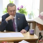 Константин Бахарев провел личный приём в Керчи