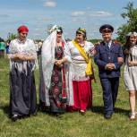 В Ракитянском районе состоялось народное гуляние «Кукла-кукушка и хоровод на Троицу»