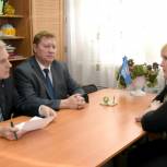 Приемная поможет многодетной матери получить матпомощь