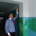 Игорь Исаев проверил ход ремонта подъездов и благоустройства дворов в Ступино