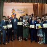 120 тысяч премиальных рублей получили медалисты 2017 года от Игоря Николаева