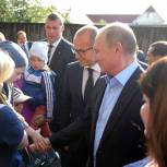 Владимир Путин встретился с ижевчанкой, которая дозвонилась до него в ходе "Прямой линии"