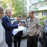 Депутаты вместе с жителями Вологды и представителями подрядных организаций обсудили проекты ремонтов дворов