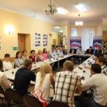 Антон Алиханов  и Андрей Кропоткин встретились с молодыми медиками