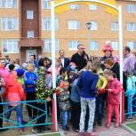 В новом микрорайоне Нарьян-Мара открыли детскую площадку (фотолента)
