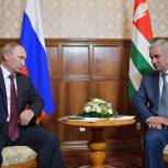 Путин: Совместная работа силовиков должна повысить безопасность туристов в Абхазии 