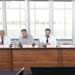 Медведев потребовал принять меры по предотвращению загрязнения Волги