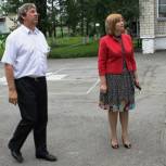 Партийцы и сторонники Шимановска приняли участие в «приемке» школ