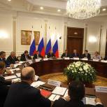 В Калининграде  Владимир Путин проводит cовещание, где обсуждаются вопросы развития транспортной инфраструктуры СЗФО