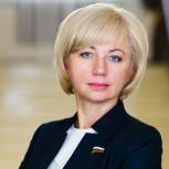 Бело-сине-красный стяг стал символом единства всех поколений - Сапрыкина
