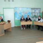 В День знаний Андрей Бычков поздравил педколлектив и учеников Василевской школы
