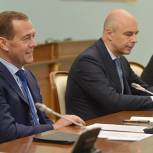 Дмитрий Медведев: Выполнение соцобязательств является исключительно важным для правительства и «Единой России»