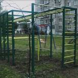 На улице Березовой установлен спорткомплекс