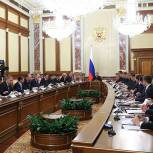 Медведев предложил искать баланс между наращиванием экспорта зерна и внутренним потреблением