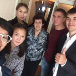Молодогвардейцы поздравили учителей с праздником