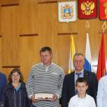 Аграрии получили наградные часы от Николая Новопашина