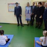 Морозов оценил медоборудование и систему питания одной из липецких школ
