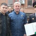 Партийцы Грозненского района поздравили сотрудников ОВД с профессиональным праздником