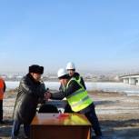 "Единая Россия" приняла участие в закладке первого бетонного блока по проекту реконструкции Коммунального моста в Кызыле