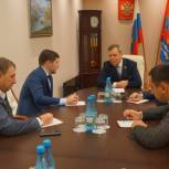 Депутаты колымского заксобрания встретились с парламентарием Госдумы Борисом Гладких