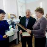 Партийцы поздравили бухгалтеров Аткарска с профессиональным праздником