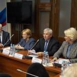 Депутаты-единороссы рассказали про качество российской медицины главе Минздрава