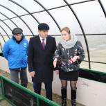 Валерий Лидин осмотрел ход строительства теплицы в «Доме Вероники»