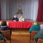 Яльчикский депутат окажет содействие по ремонту крыши сельской библиотеки