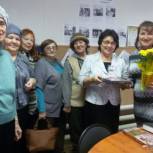 Активисты Академического округа поздравили с днем рождения Ирину Воропанову