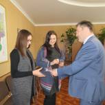Бековский район: Олег Рачков вручил партийные билеты 