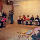 Партийцы Инты поздравляют ЗАГС со 100-летним юбилеем