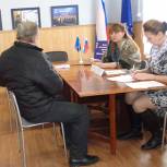 Жителей Устюженского района проконсультировали по вопросам выделения леса