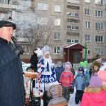 В подарок к Новому году жители дома по ул. Попова получили современную детскую площадку