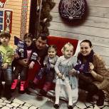 Дети домодедовских партийцев получили подарки и билеты на спектакль в рамках ежегодной новогодней акции