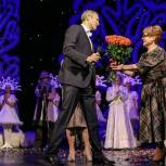 Партпроект подарил детям билет в сказку