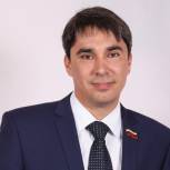 Евгений Кафеев поздравил зауральцев с Новым годом и Рождеством