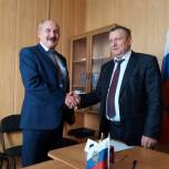 Представители «Единой России» ответили на вопросы жителей Екатериновки в местной общественной приемной