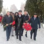 В честь 75-летия освобождения Советского района партийцы возложили цветы к братским могилам  