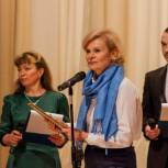 Светлана Карманова поздравила жителей Светлого с Днем защитника Отечества
