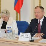 Итоги реализации мер поддержки семей в 2017 году подвели в Правительстве региона