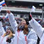 Более 10 тысяч представителей «Единой России» пришли на митинг в поддержку Путина
