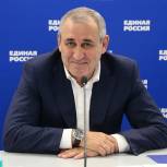 Неверов: Женщины дают нам жизнь, дарят любовь и заботу, делают мир светлее и добрее