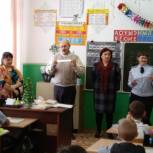 В рамках проекта «Единой России» школьникам из Екатериновки напомнили о правилах безопасности на дорогах