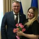 Молодым депутатам вручили мандаты