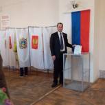 Игорь Николаев проголосовал на своем избирательном участке