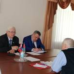 Ярковчане обратились к Юрию Коневу за помощью 