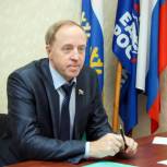 Виктор Рейн обсудил со студентами влияние соцсетей на жизнь молодежи 