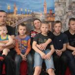 Многодетная семья Фоминцевых из Ялуторовского района обретет новый дом