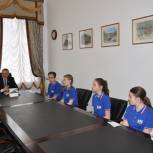 Партиец рассказал школьникам о бюджете и налогах